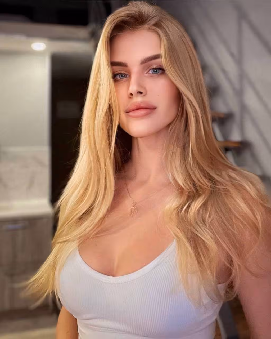 Elya russian women in kolkata