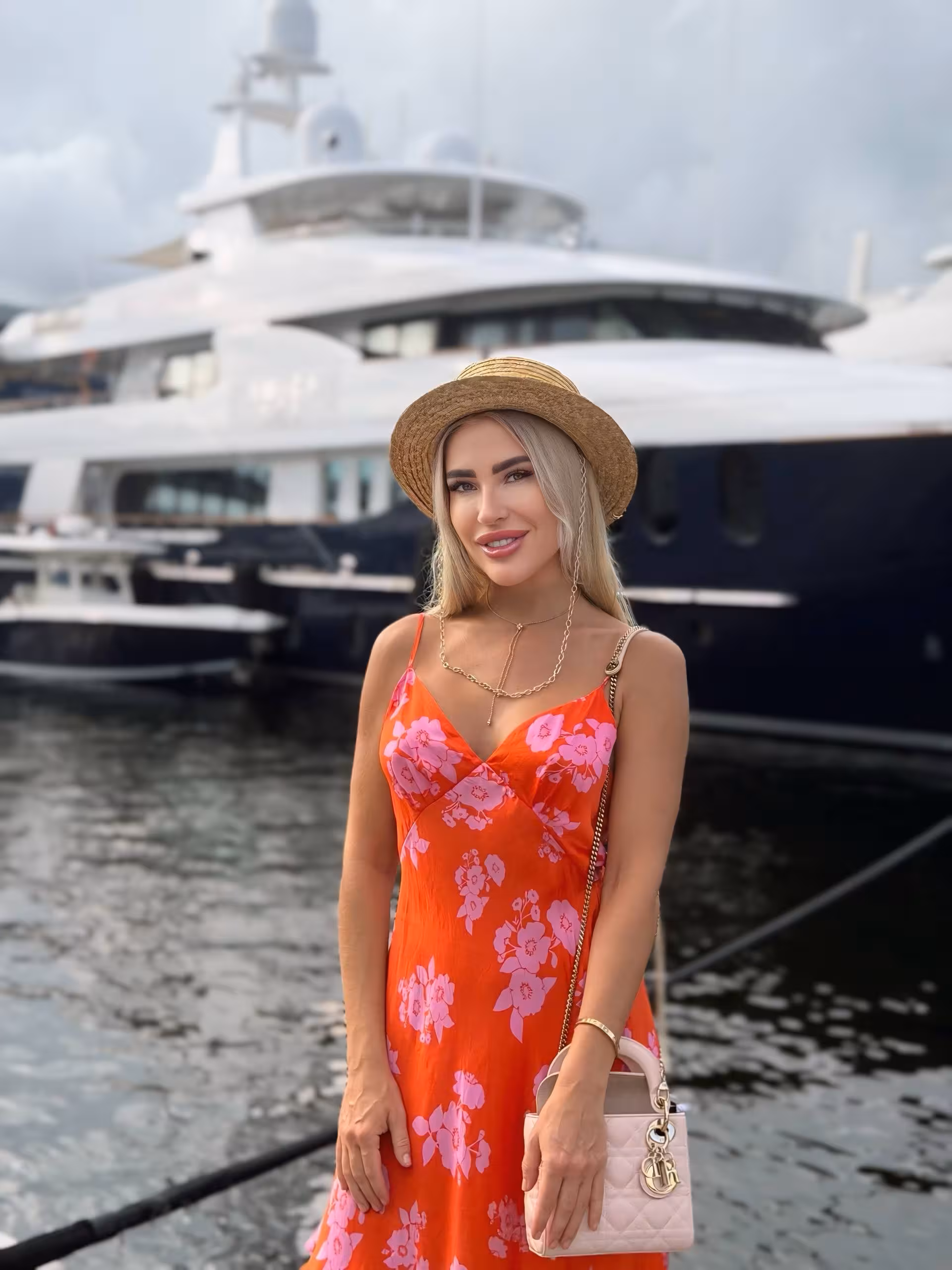 Elleonora russian women photos