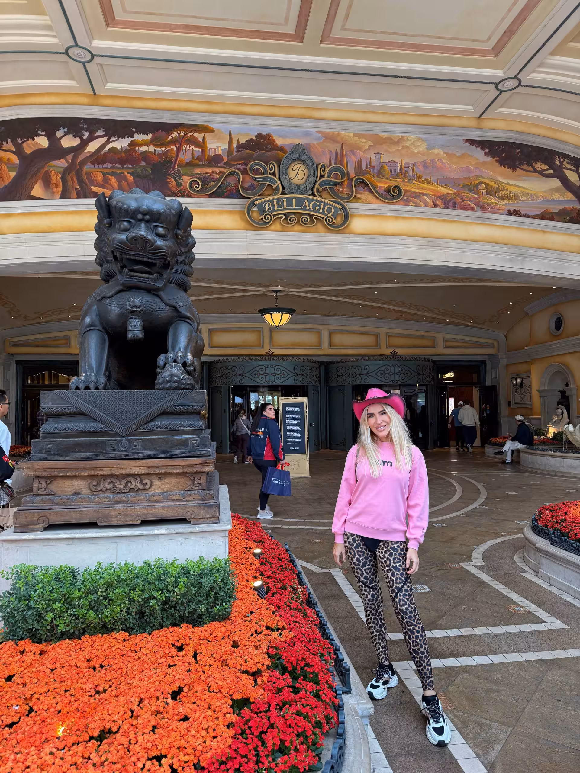 Elleonora russian women photos