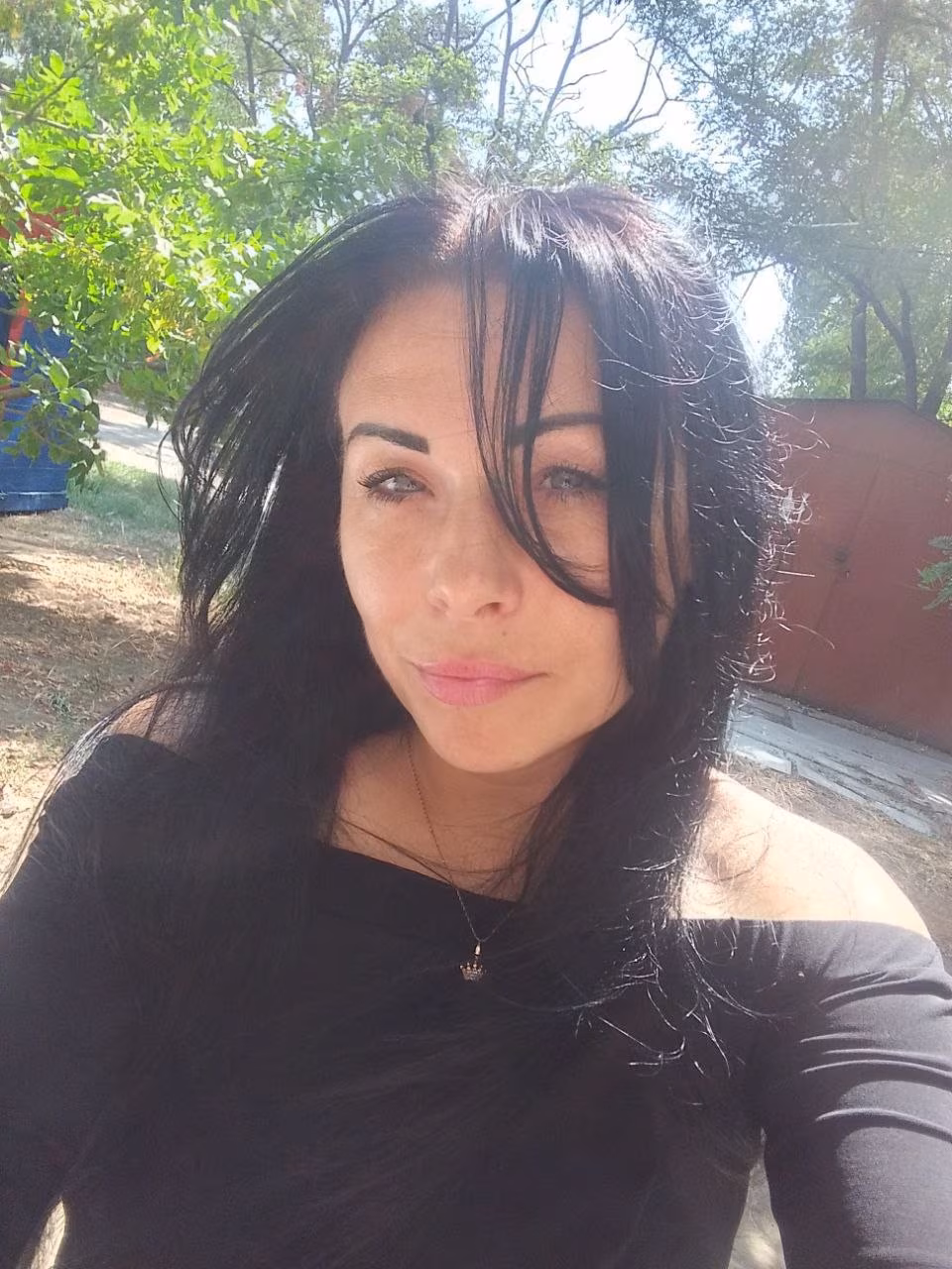 Natalie 40 Berdyansk Russia I am a single woman learning about Iskcon Russian brides