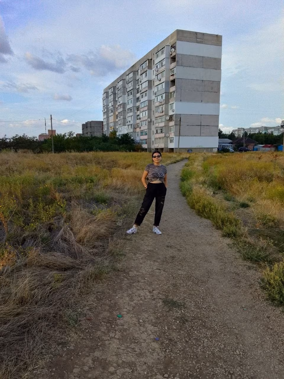 Natalie 40 Berdyansk Russia I am a single woman learning about Iskcon Russian brides