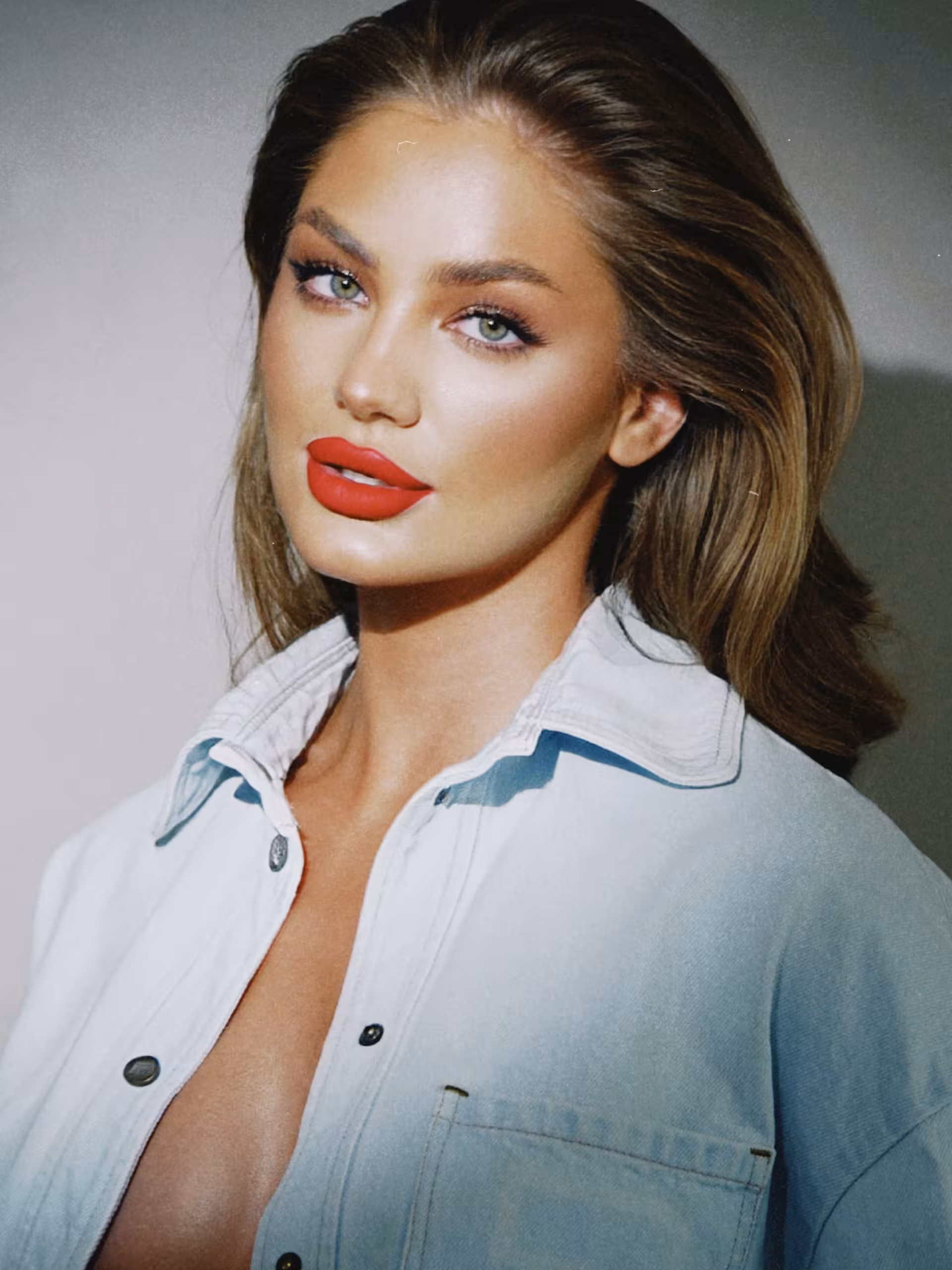 Nataliia 22 Kyiv  Ukraine I am looking for a man for a beautiful love story and asking what are Russian brides