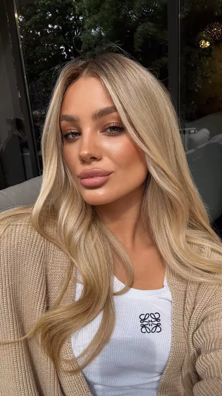 Nataliia 22 Kyiv  Ukraine I am looking for a man for a beautiful love story and asking what are Russian brides