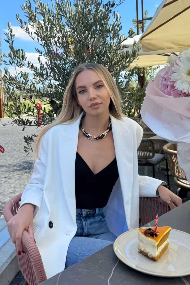 Yulia 28 Bratislava Slovakia I am looking for a man for a serious relationship with mature Russian brides