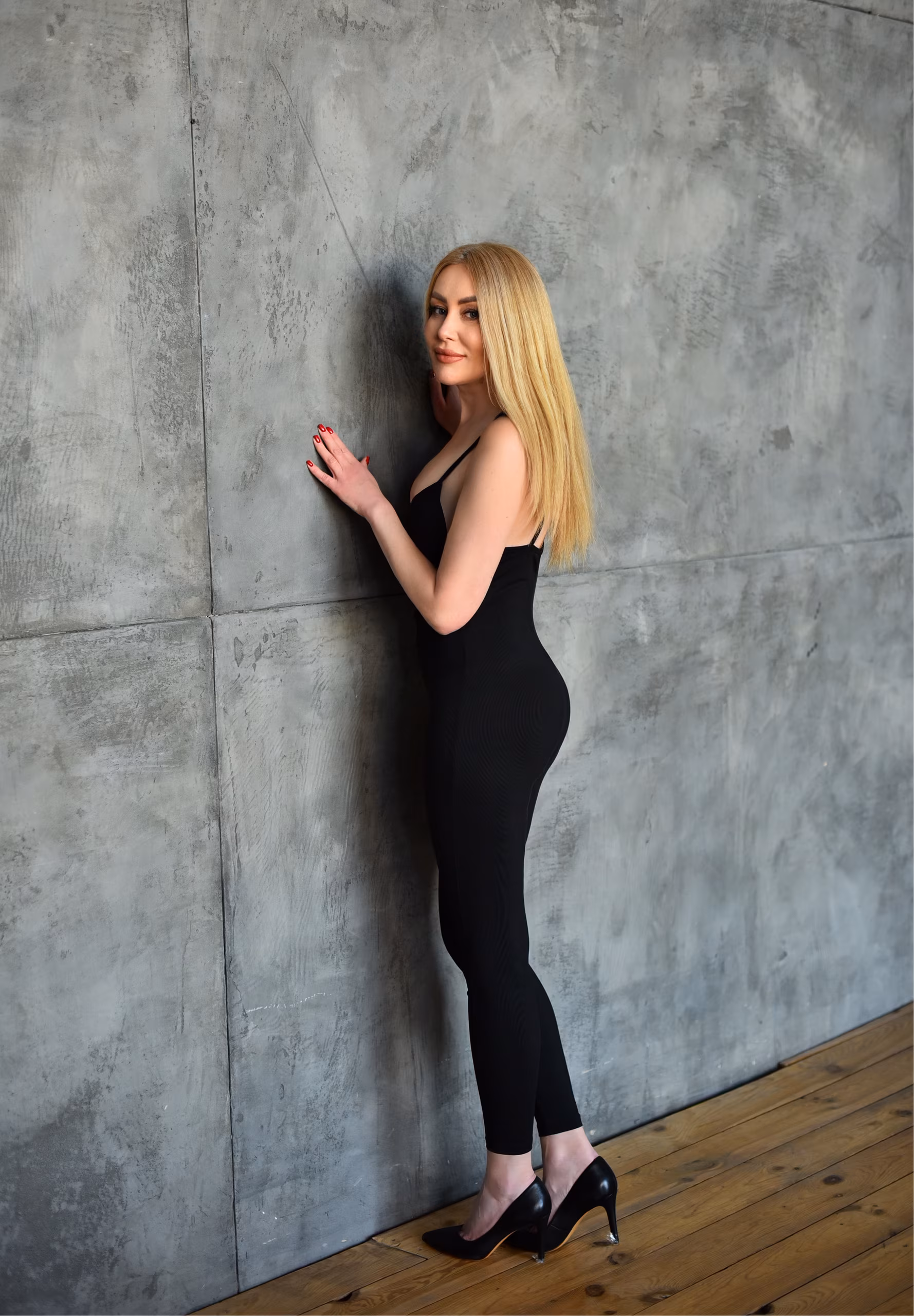Svitlana 46 Kyiv Ukraine I am a single woman learning about Iskcon Russian brides