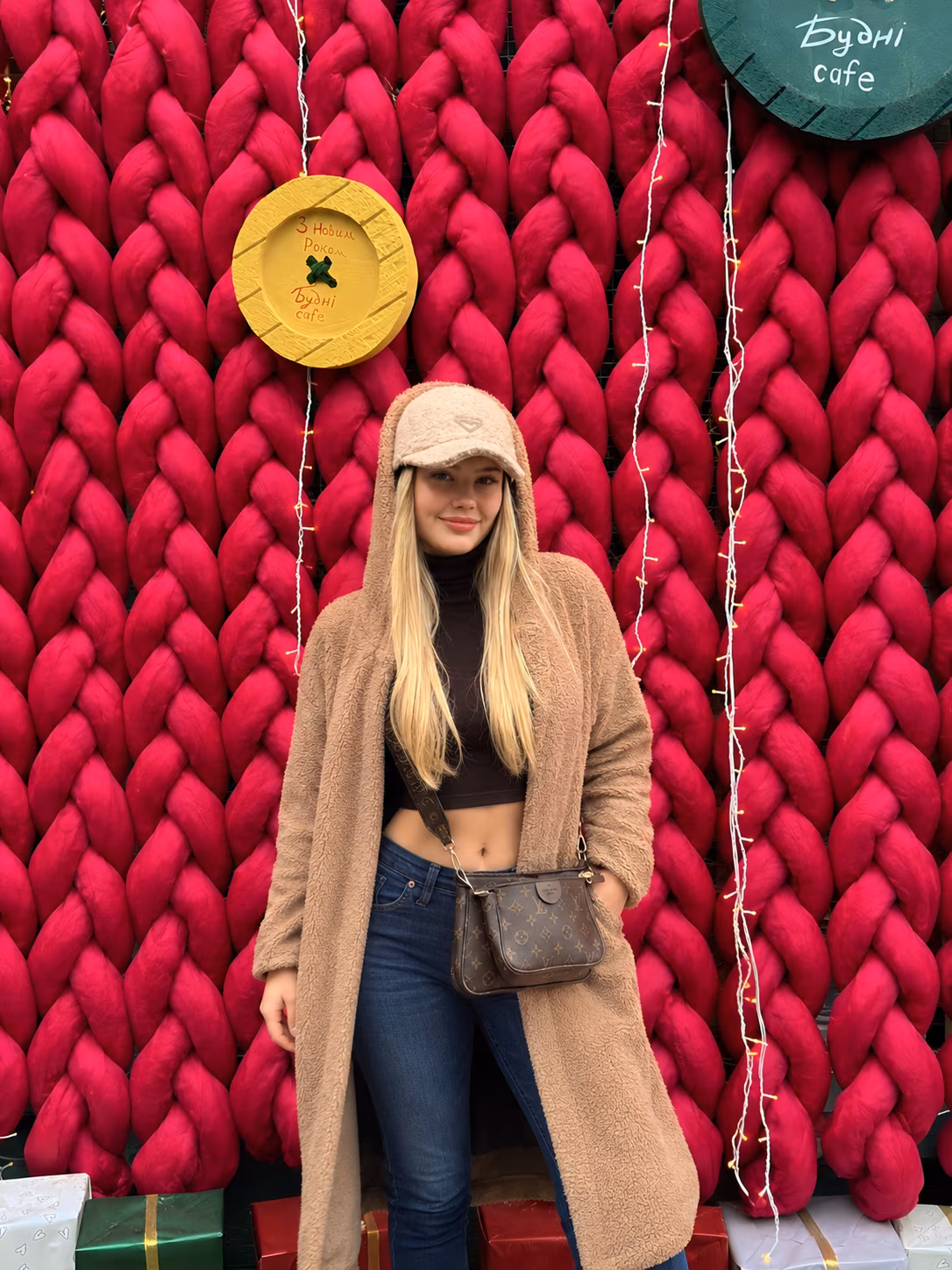 Anita 22 Okhtyrka Ukraine I am looking for a husband among Russian brides over 20