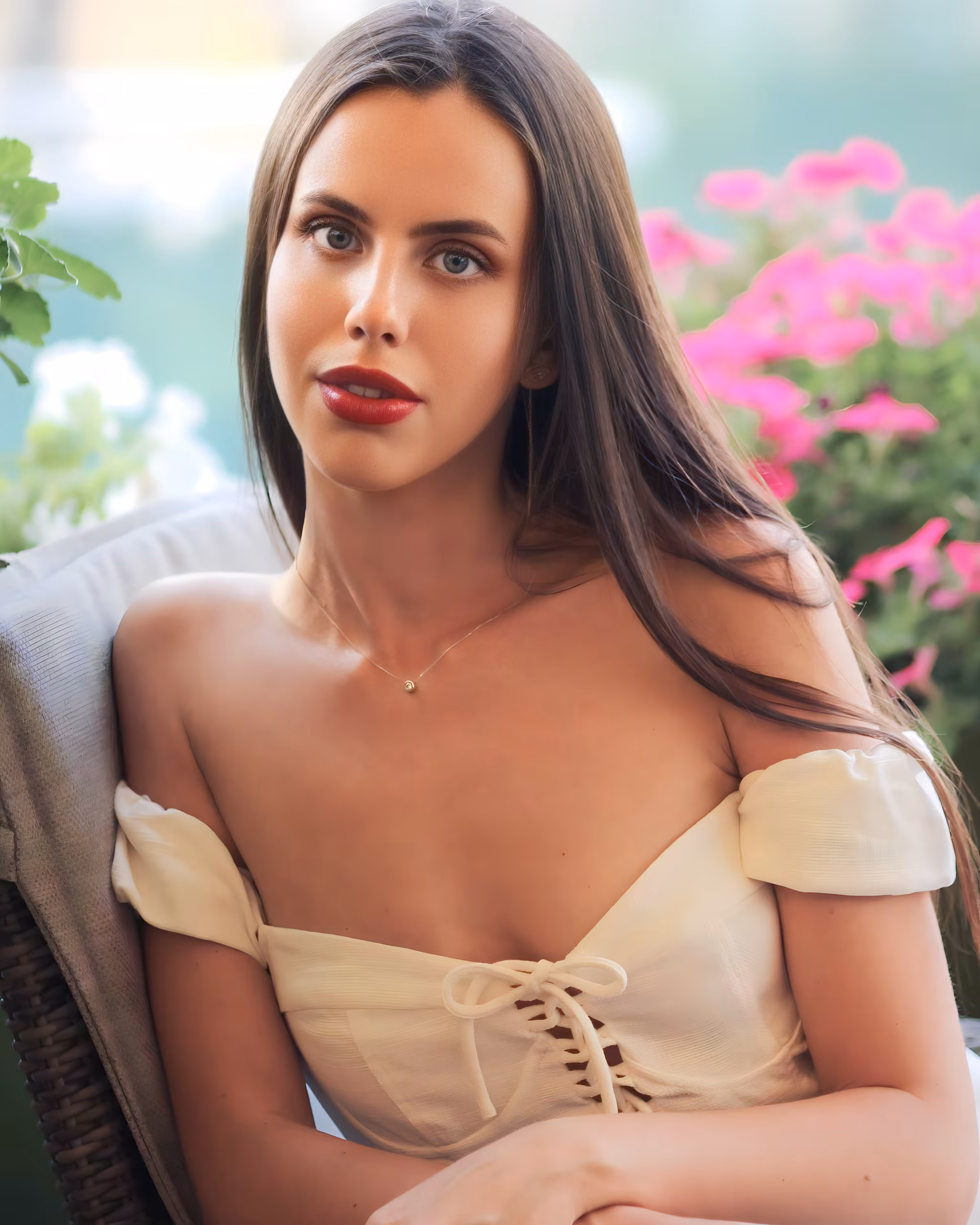 Lilia 30 Bucharest Romania I am looking for a man for a beautiful love story and asking what are Russian brides