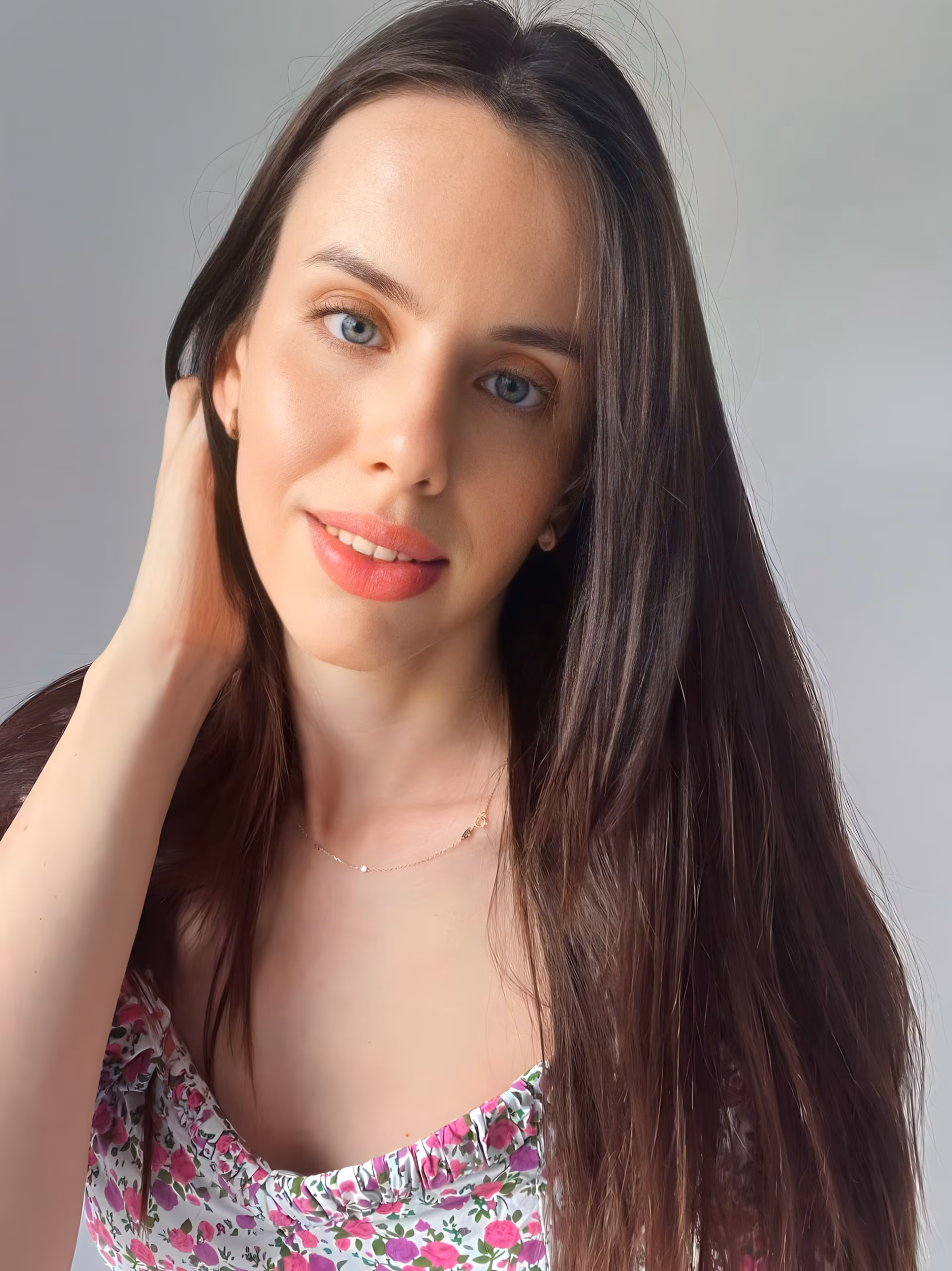 Lilia 30 Bucharest Romania I am looking for a man for a beautiful love story and asking what are Russian brides