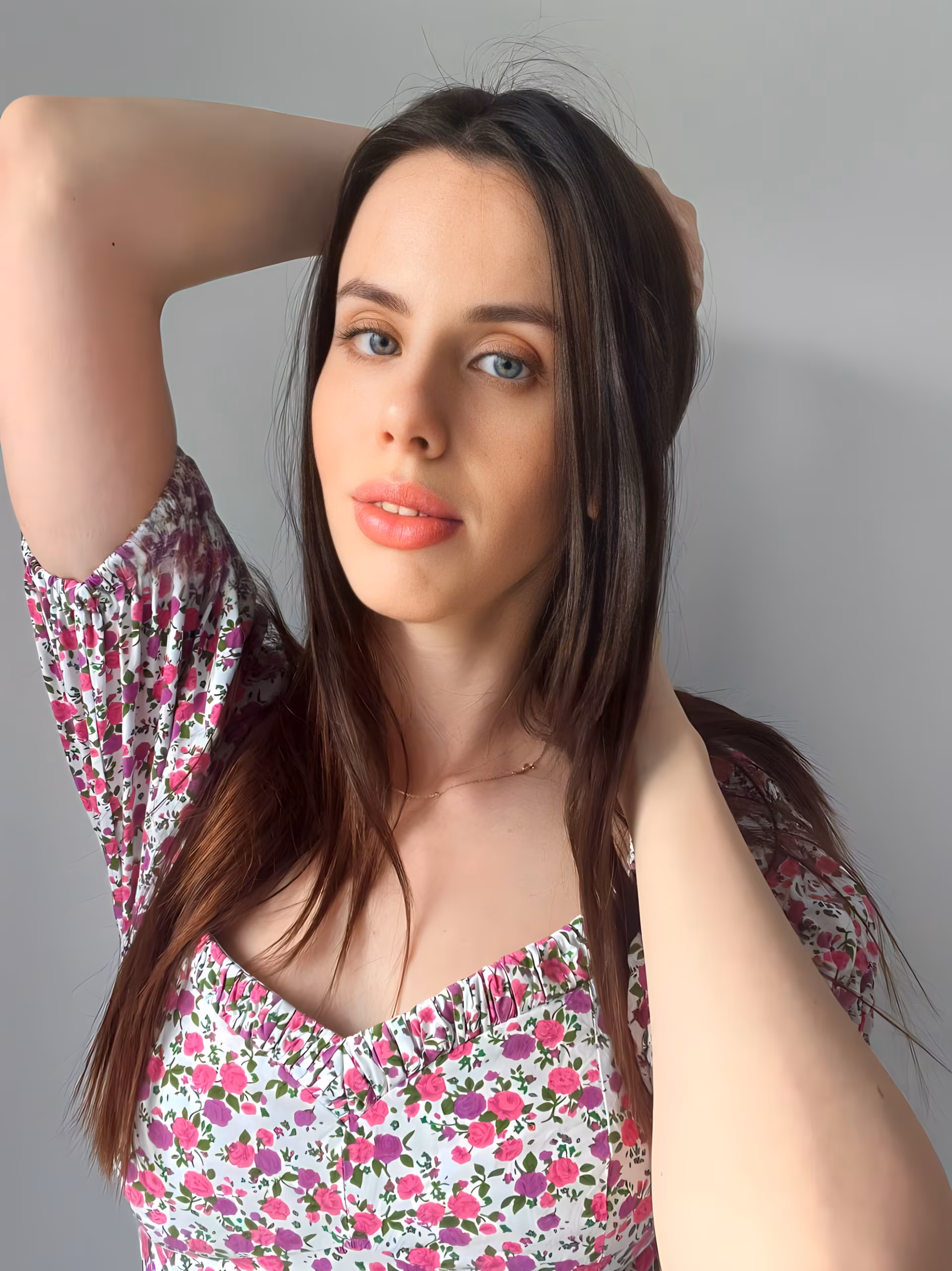 Lilia 30 Bucharest Romania I am looking for a man for a beautiful love story and asking what are Russian brides
