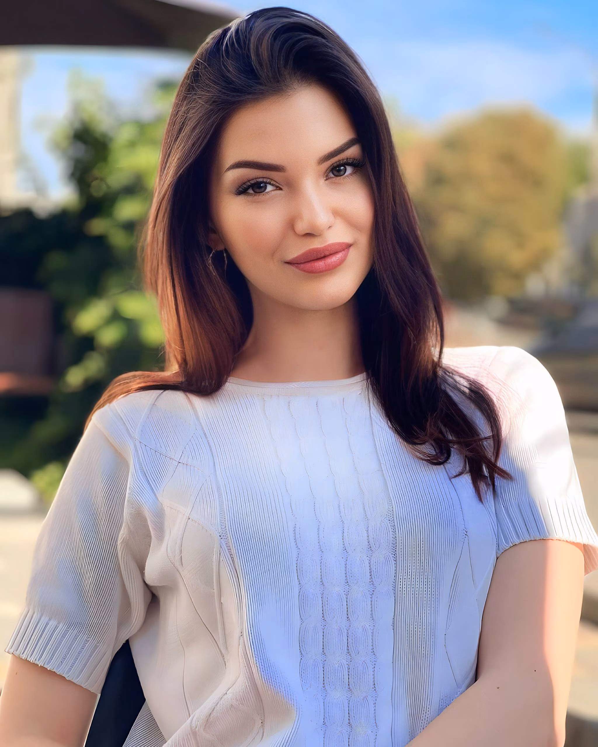 Alina 19 Sumy Ukraine I am looking for a man for a beautiful love story and asking what are Russian brides