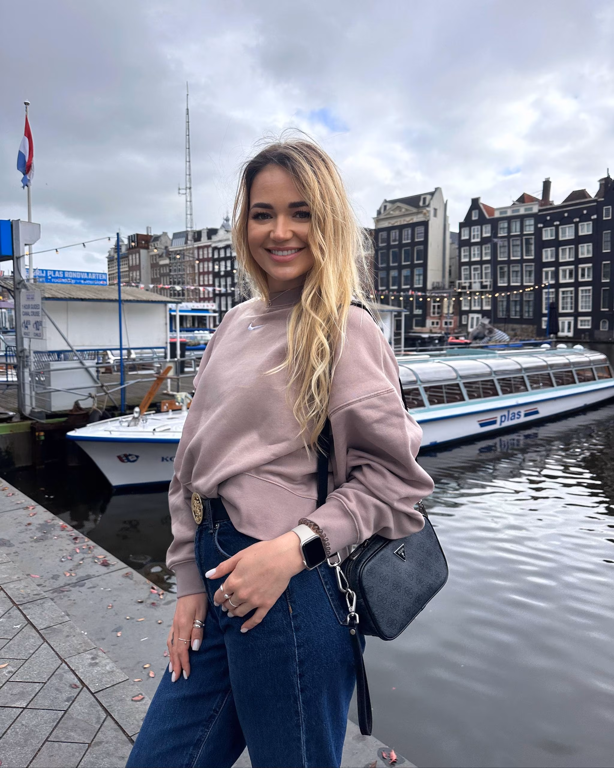 Dariia 31 Warsaw Poland I am looking for a single man through Russian brides agency
