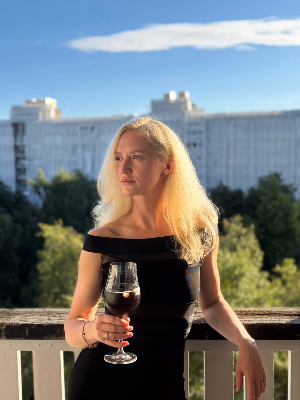 Iaroslava 42 Glukhov Ukraine I like Russian brides one and Russian Orthodox bride