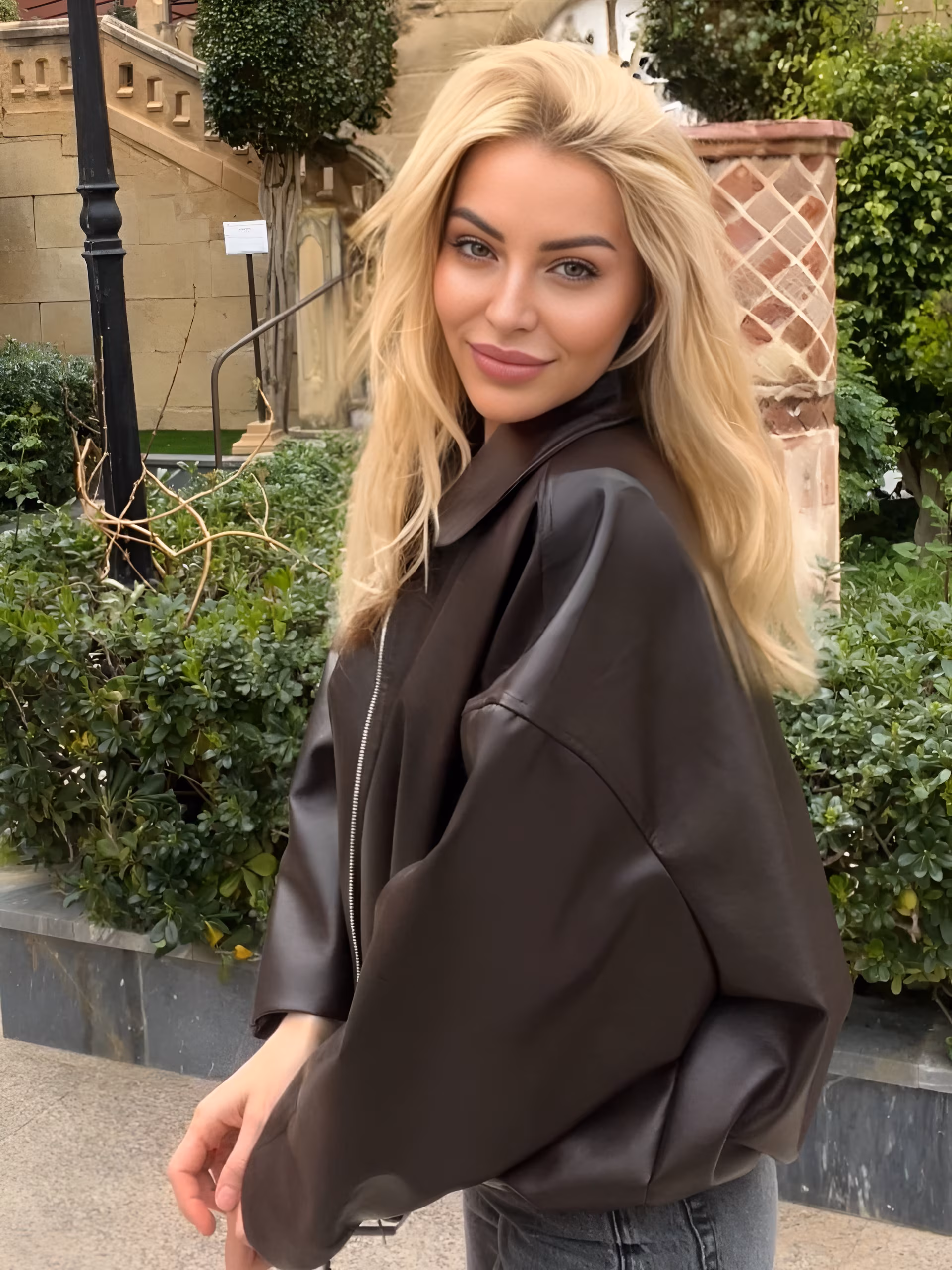 Oleksandra 33 Kyiv Ukraine I admire Russian women features and Russian brides gallery