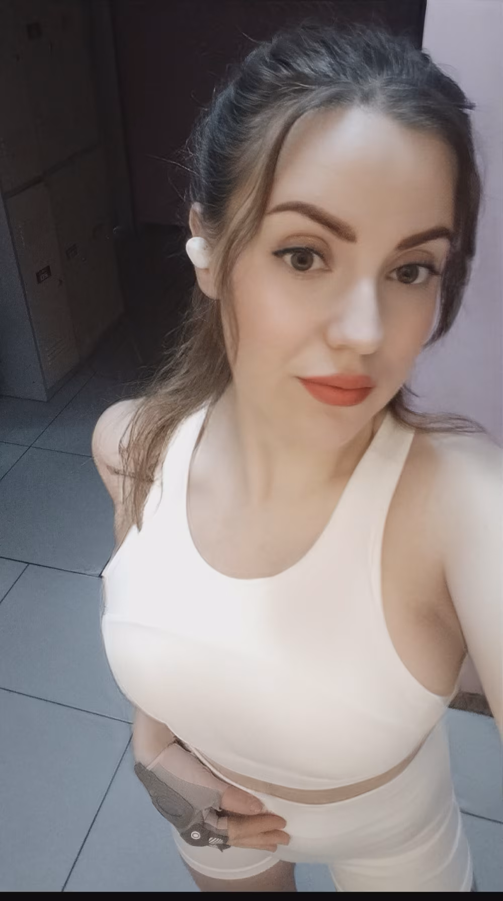 Irina 34 Lukow Poland I am a single woman looking for a husband on Russian brides login