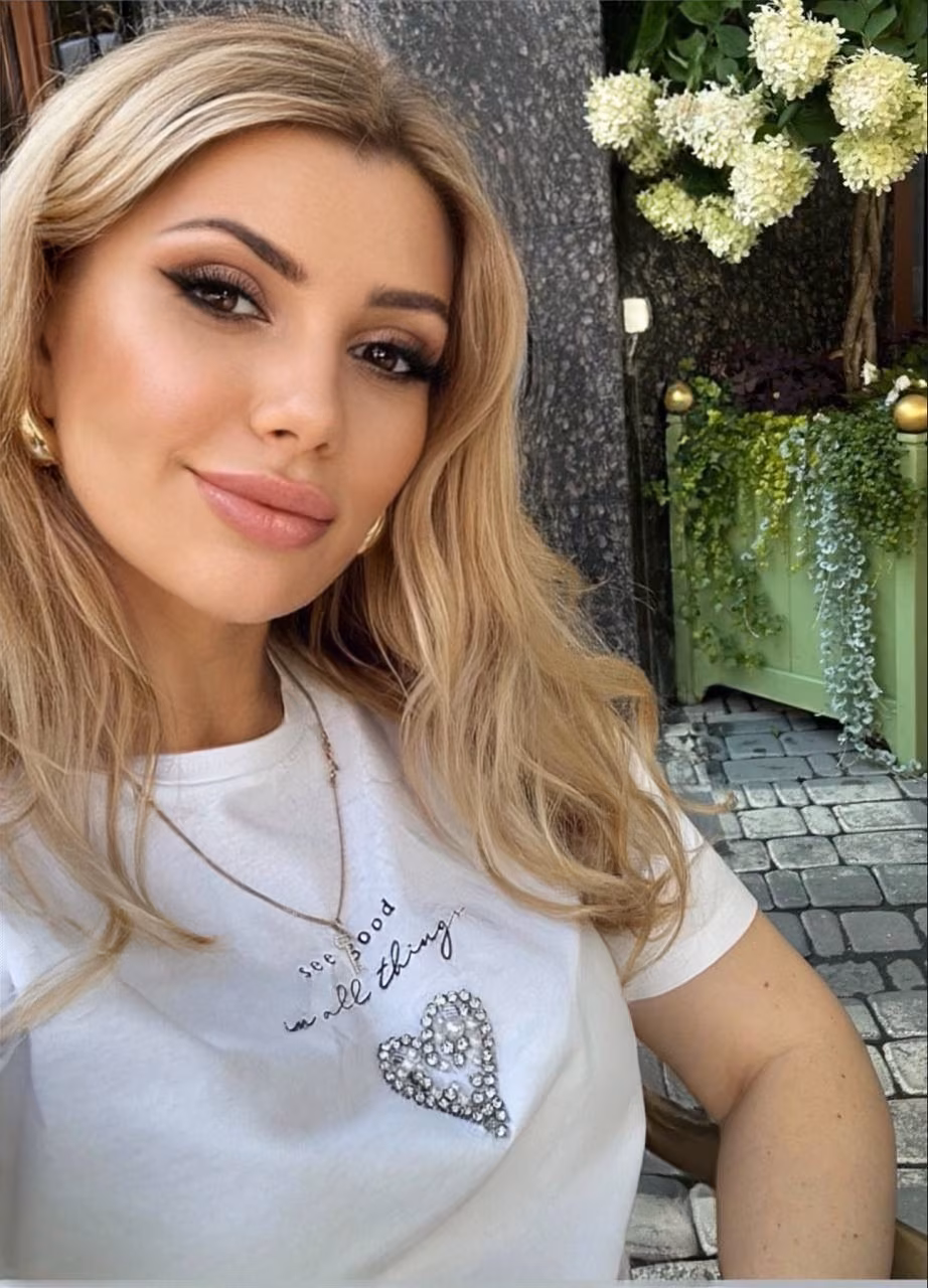 Maryna 36 Beijing/Kyiv China I am a single woman searching for Russian brides in USA