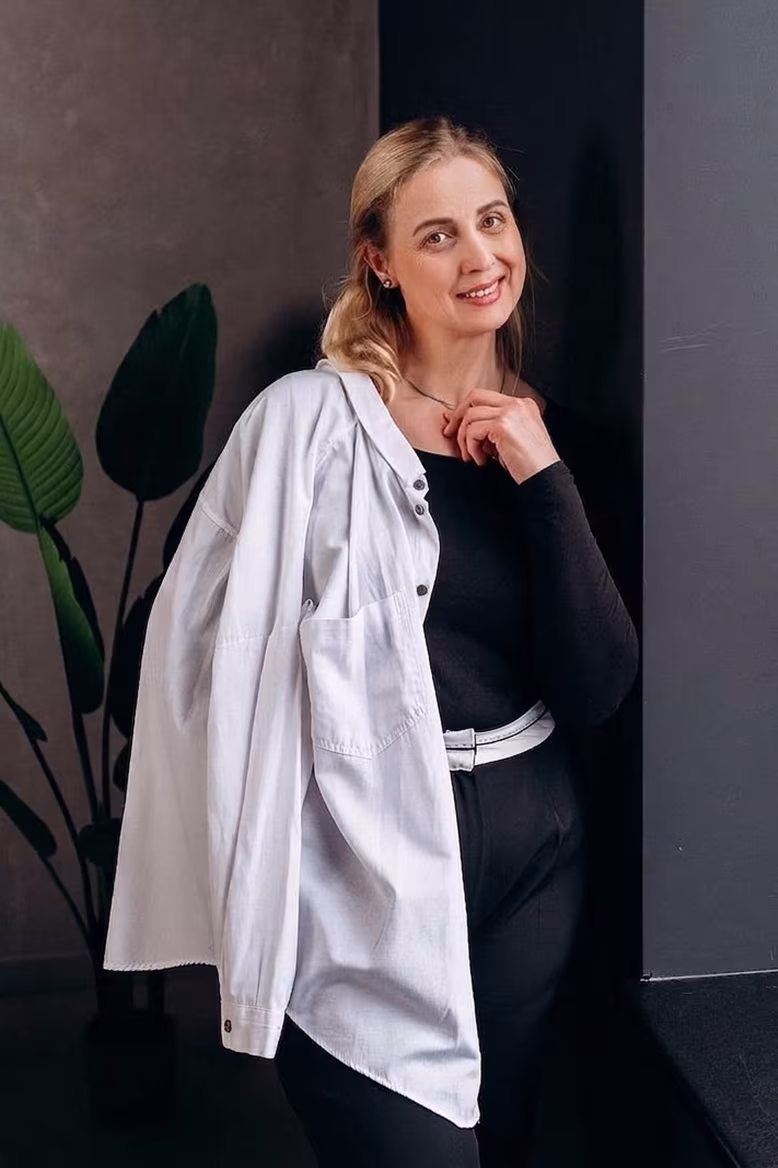 Ulyana 49 Kyiv  Ukraine I am a single woman who wants love from Russian brides book