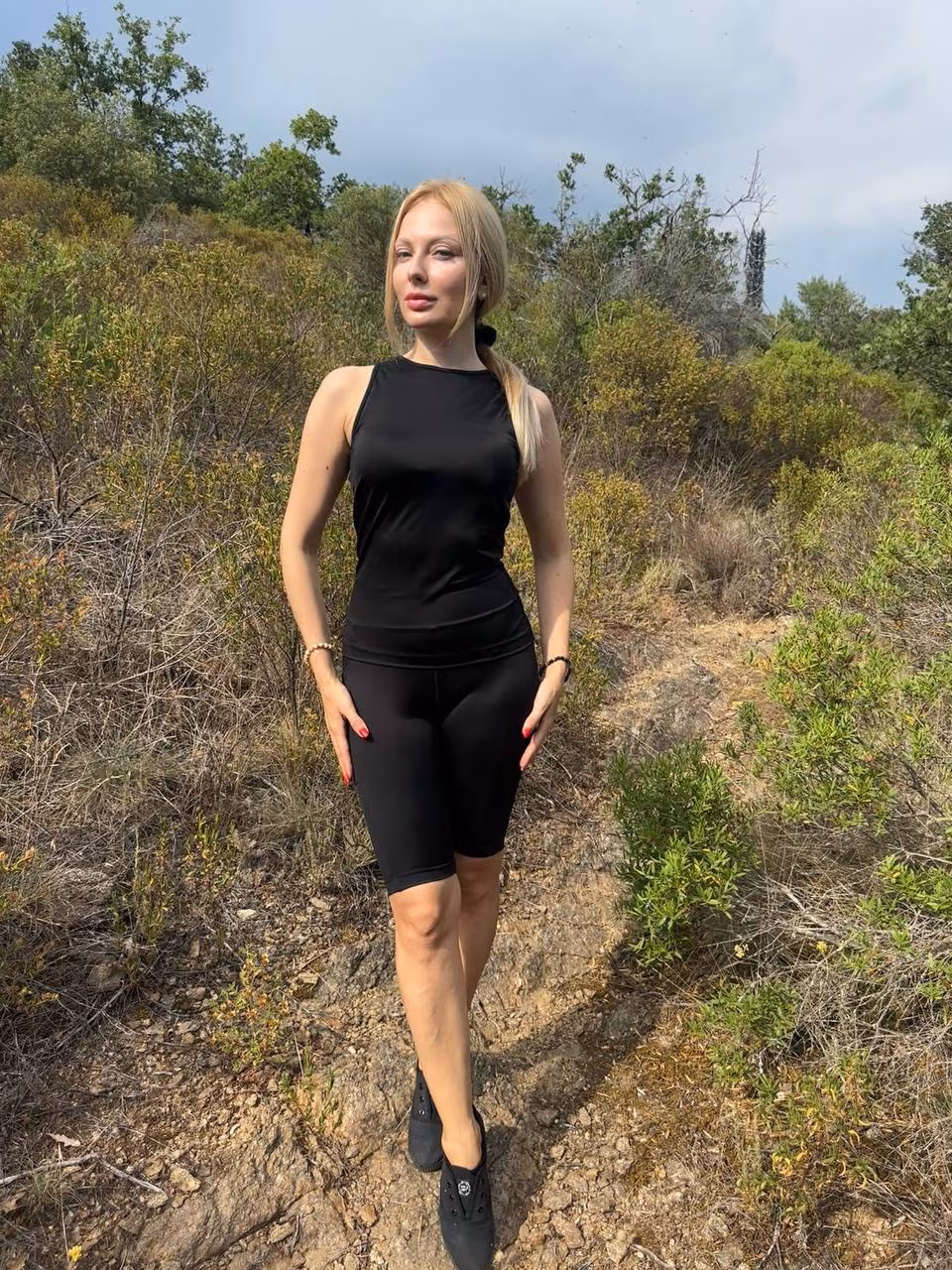 Yulia 40 Cannes France I am interested in Russian Jewish wedding and Russian Japanese women