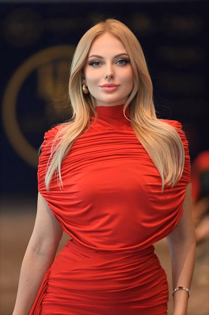 Yulia 40 Cannes France I am interested in Russian Jewish wedding and Russian Japanese women