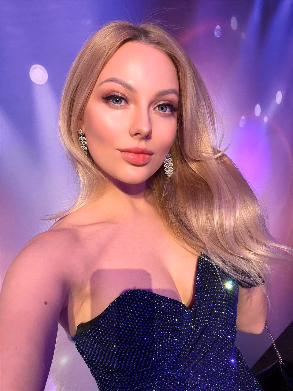 Yulia 40 Cannes France I am interested in Russian Jewish wedding and Russian Japanese women