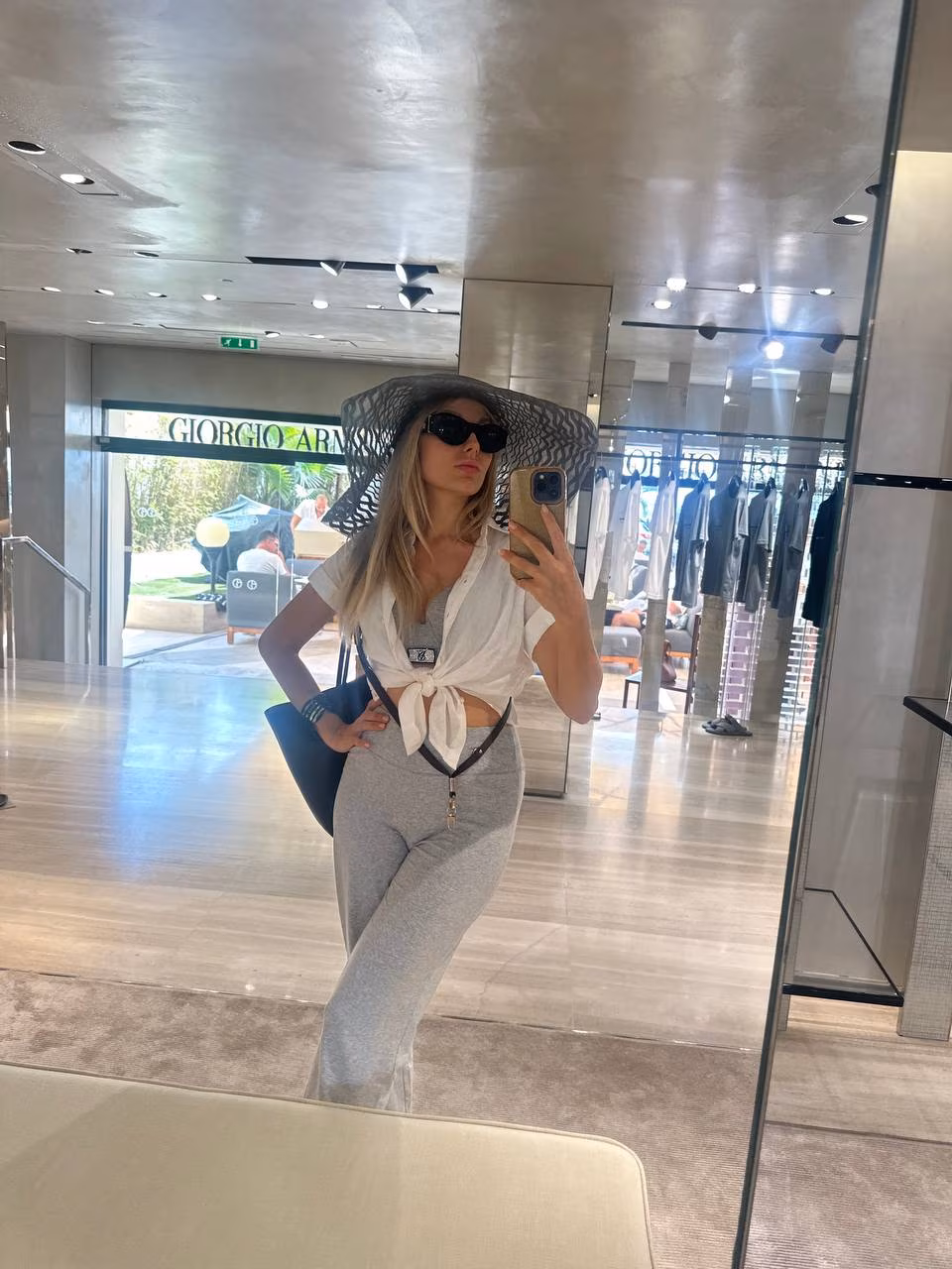 Yulia 40 Cannes France I am interested in Russian Jewish wedding and Russian Japanese women