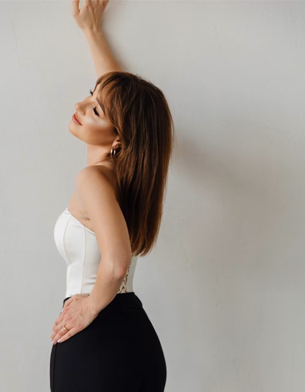 Diana 28 Lutsk Ukraine I am looking for a man for a beautiful love story and asking what are Russian brides
