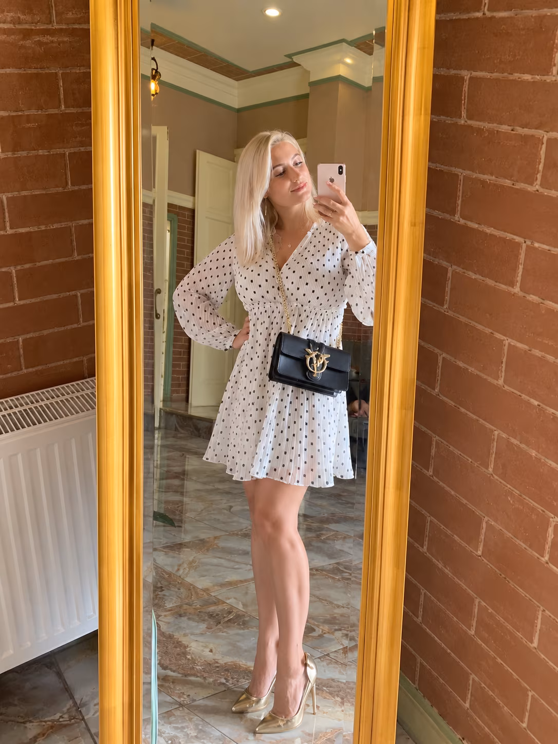Lina 40 Kyiv   Ukraine I am looking for an honest single man on Russian bikini brides