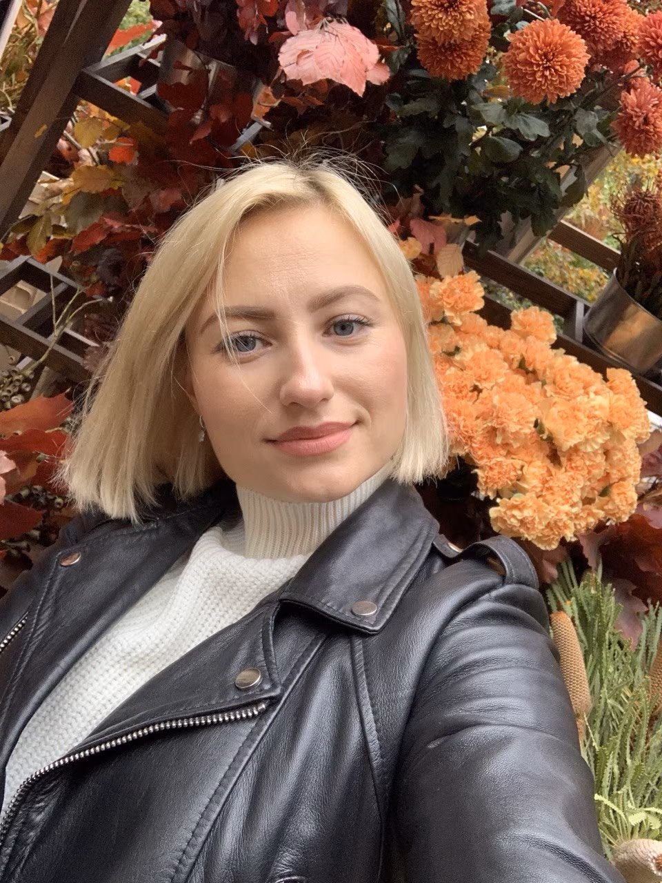 Lina 40 Kyiv   Ukraine I am looking for an honest single man on Russian bikini brides