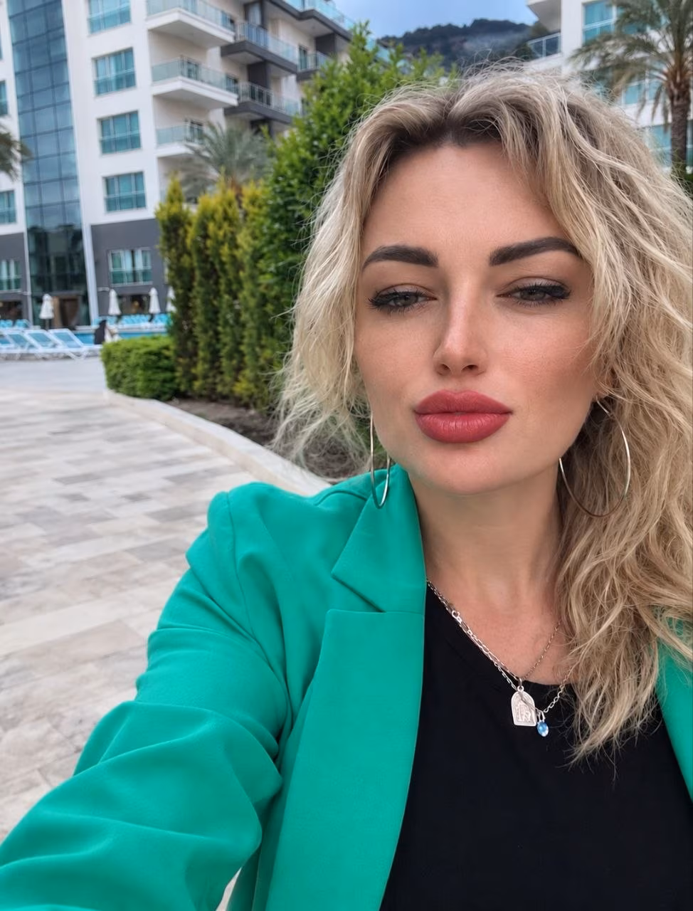 Yuliia 43 Dnipro Ukraine I am looking for the ideal husband among tall Russian brides and lovers