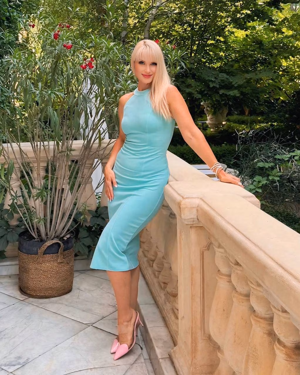 Hanna 45 Chornomorsk Ukraine I am searching brides of Russia and Russian briderussian brides