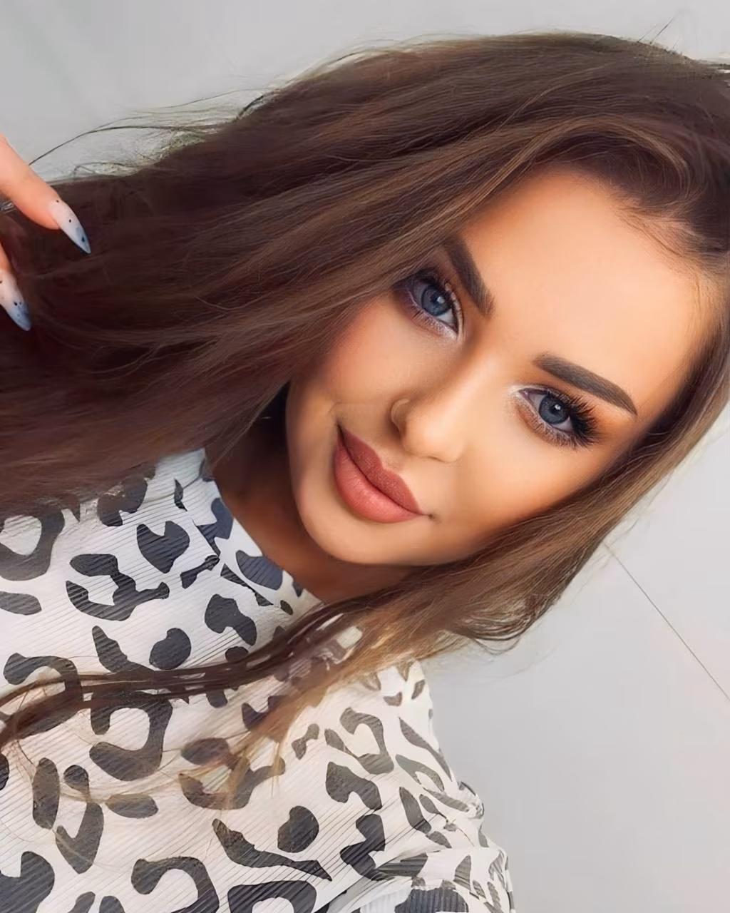 Lilia 34 Warsaw  Poland I appreciate Russian bride painting and Russian bride pics