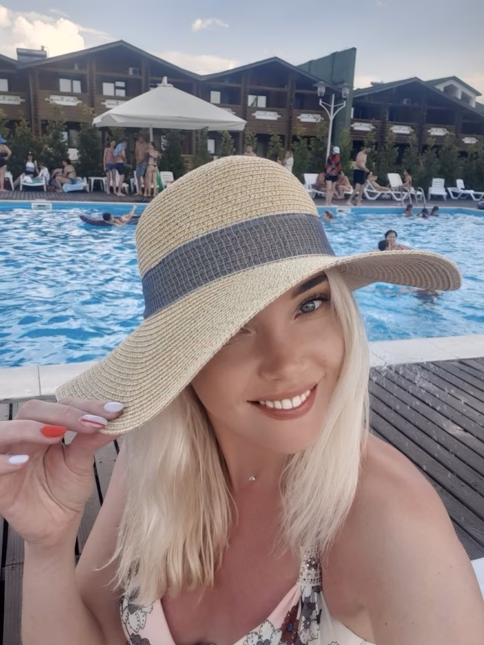 Yuliia 47 Berlin Germany russian brides live