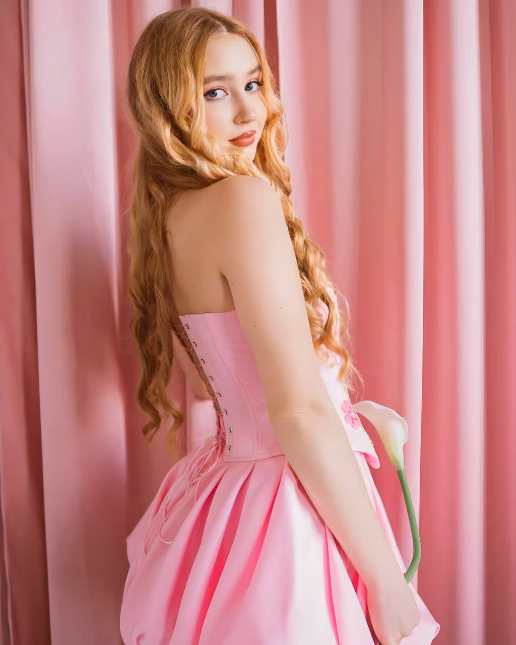 Alisa 18 Kiev Ukraine I am curious about Russian women Korean men and Russian Korean women