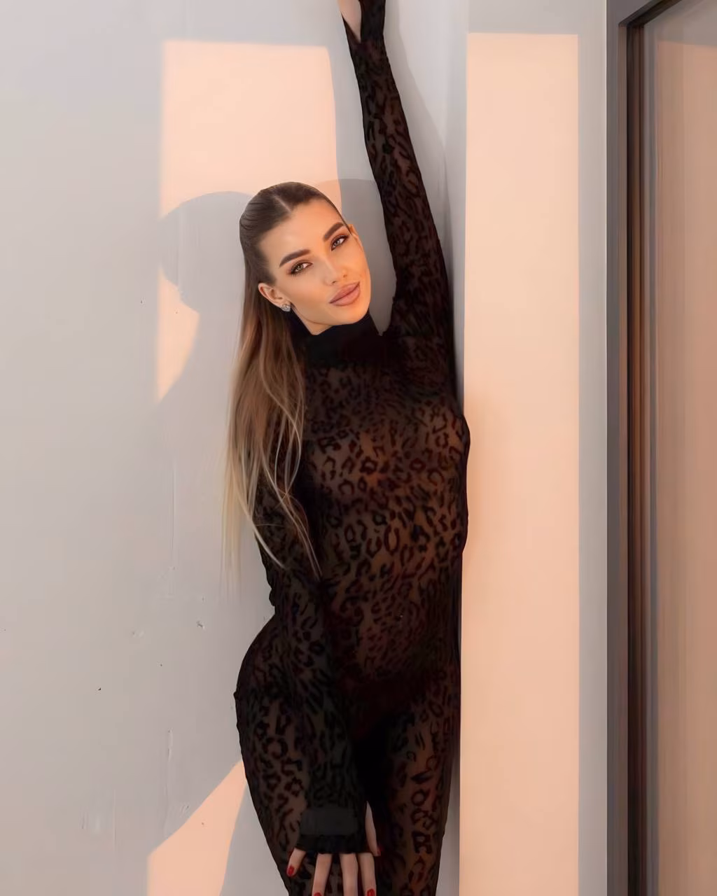 Safiya 32 Odessa American Samoa I am curious about Russian women Korean men and Russian Korean women
