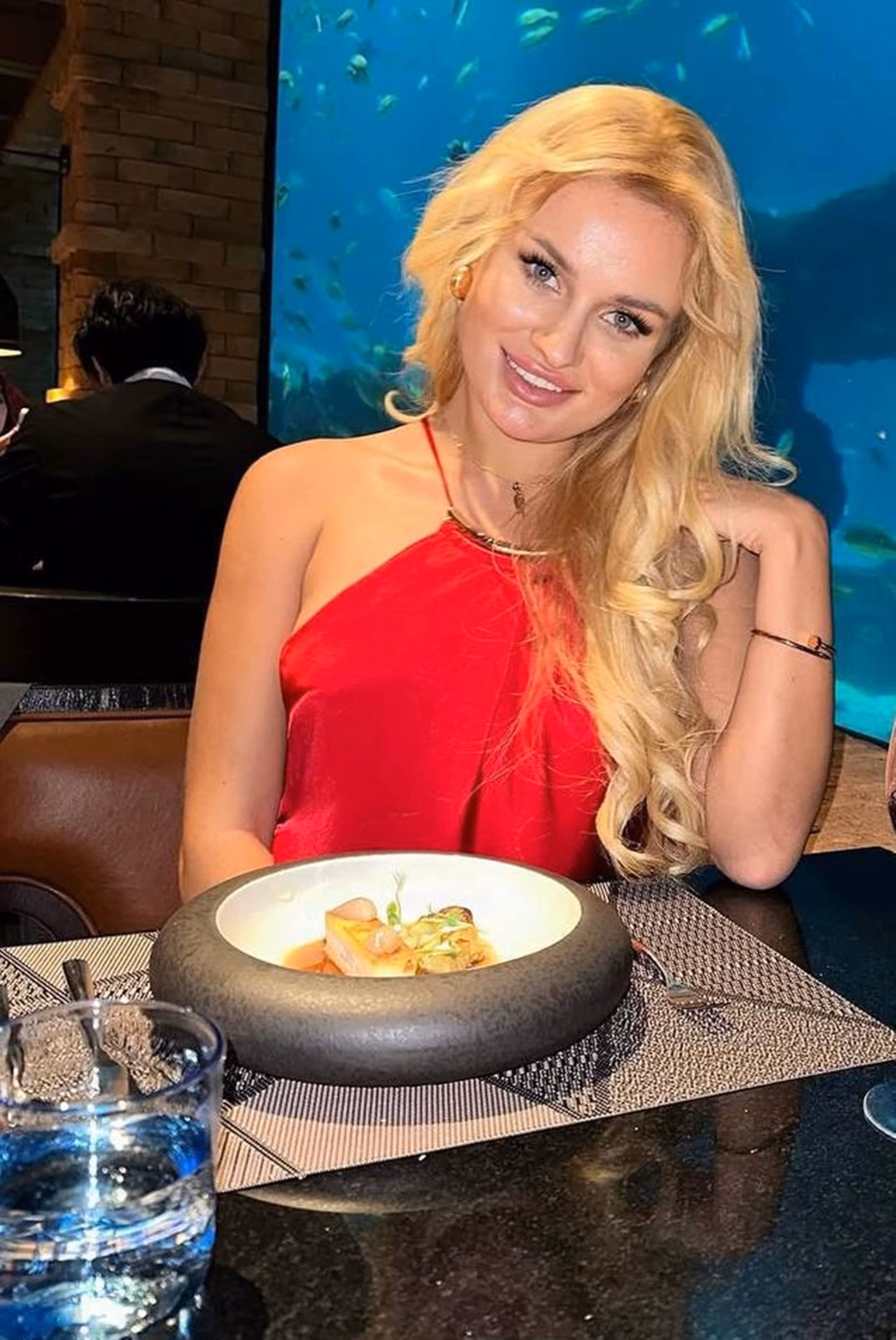 Elina 32 Hamburg Germany I am single and looking for a good man for a Russian wedding