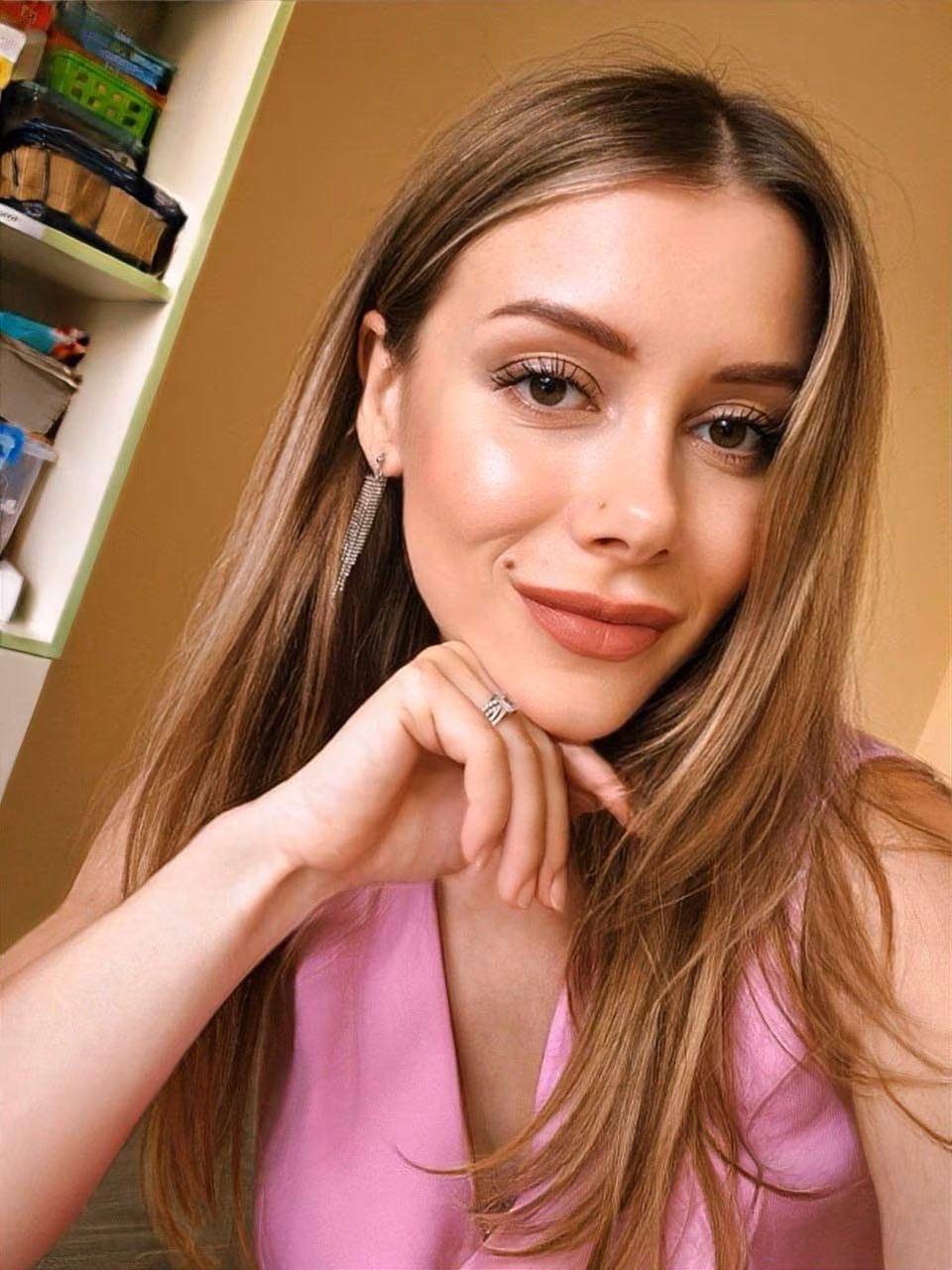 Inna 33 Chernihiv Ukraine russian bride painting